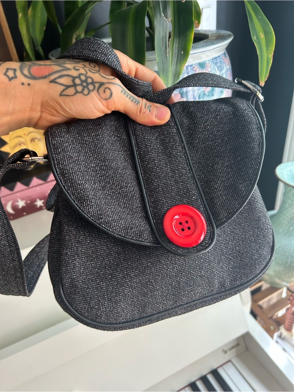 Jak’s Black Textured Crossbody Bag Red Button Retro Y2K Shoulder Purse - Picture 14 of 16